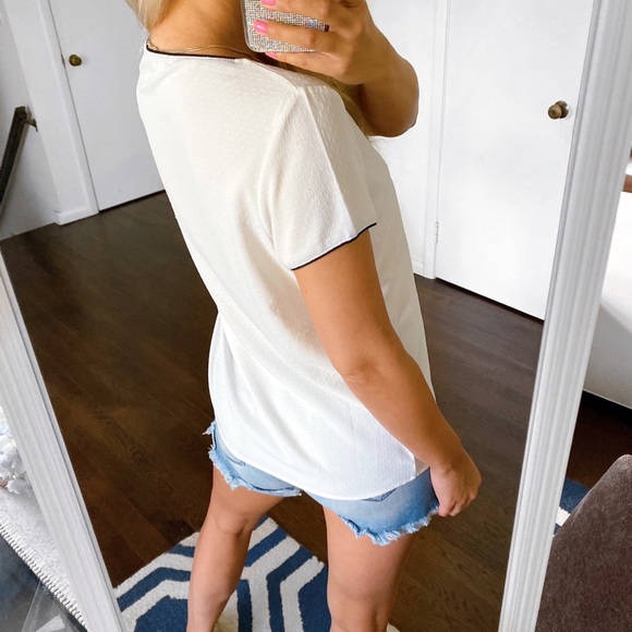 🐚 LOLA LIZA OFF-WHITE BLACK TRIM BLOUSE! - Picture 5 of 10